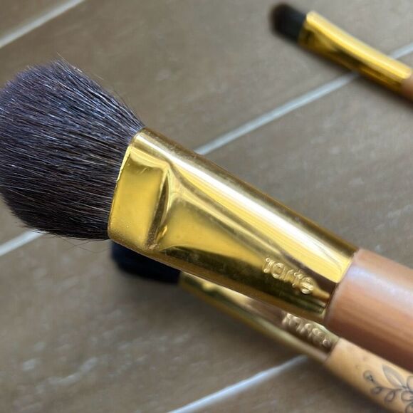 TARTE Cosmetic Brushes - Picture 4 of 5